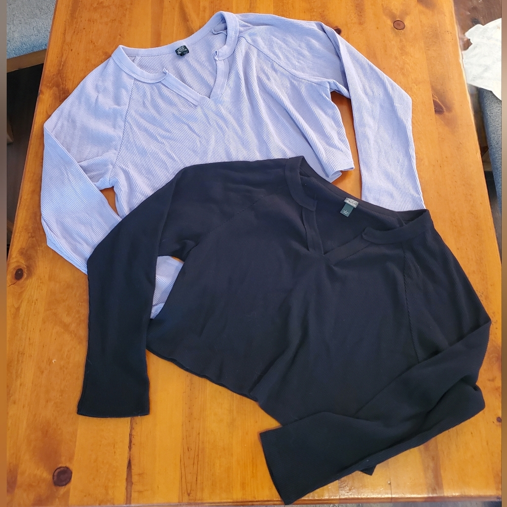 Bundle 2 Thermal Long Sleeve Crop Tops Black Size Large & Purple Size XL